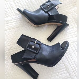 Stuart Weitzman pep toe leather buckle belt shoes